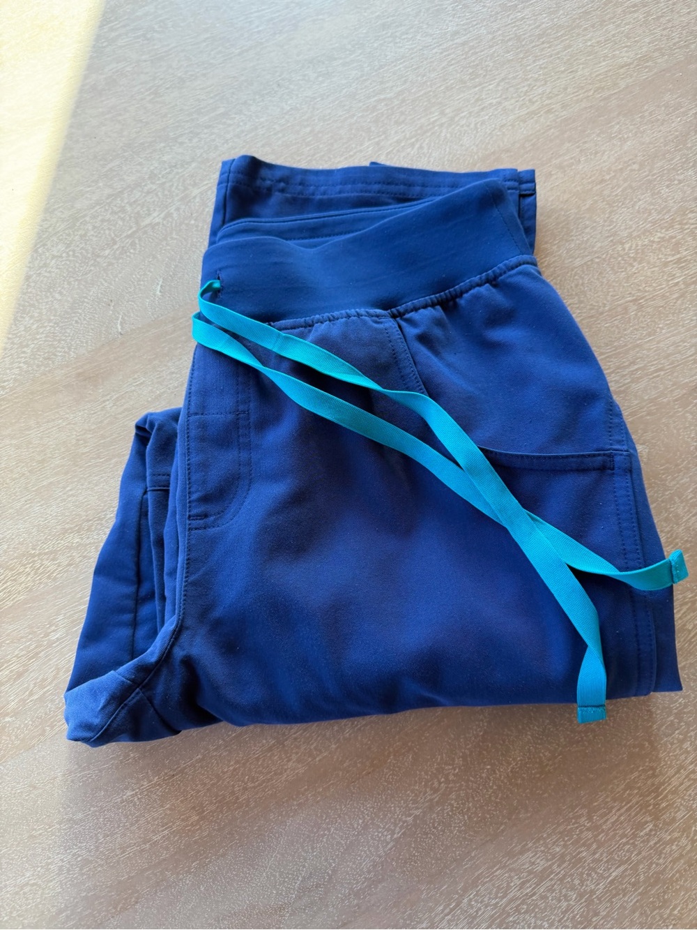 FIGS Women’s scrubs Sapphire XS/XSP - Picture 2 of 5